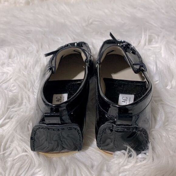 ISSAC Isaac Mizrahi loafers patent leather flats slip on women’s size 7 - Picture 3 of 9